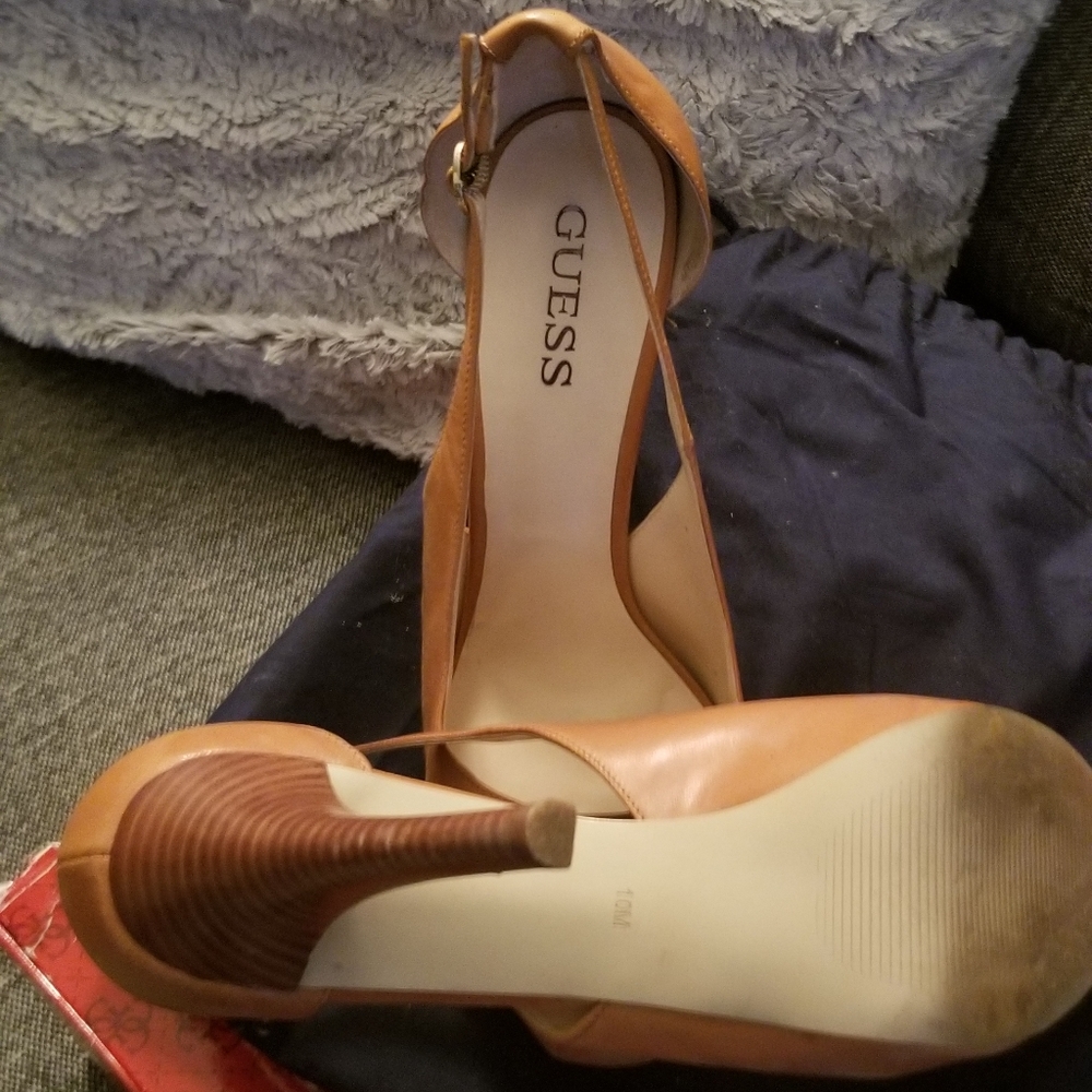 Shoes - Picture 3 of 4
